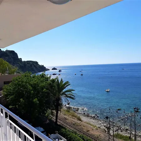 Baia Dei Delfini *